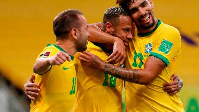 开云-世预赛进球第1 国家队吃牌第1 内马尔让人爱且恨